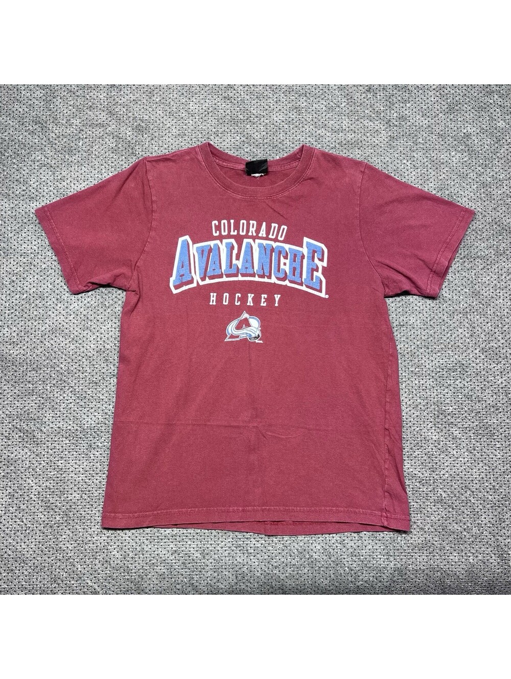 Vintage Colorado Avalanche T-Shirt Small National Hockey League Burgundy MENS
